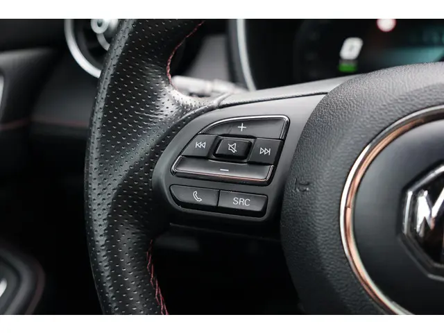 MG EHS 1.5 TGDI Luxury 2022 Hybride Benzine 18