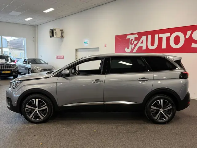 Peugeot 5008 2