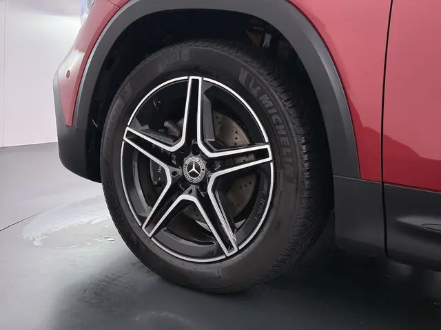 Mercedes-Benz GLB 200 AMG line 2022 Benzine 8