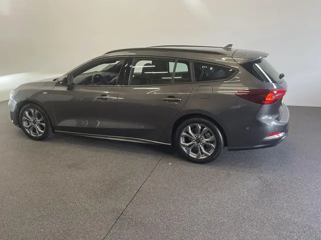 Ford Focus Wagon 1.0 EcoBoost Hybrid ST Line 2023 Benzine 4