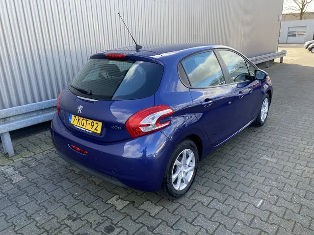 Peugeot 208 1.2 VTi Active 2013 Benzine 2