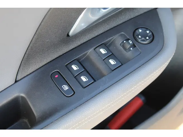 Opel Mokka-e Elegance 50-kWh 11kw bl. 2021 Elektrisch 6