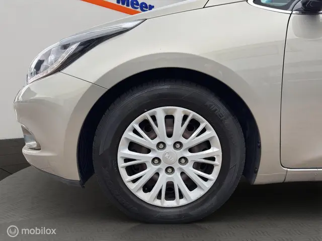 Kia cee'd Sportswagon 1.6 GDI Business Pack 2013 Benzine 24