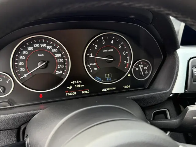 BMW 3 Serie 330e M Sport 2016 Hybride Benzine 7