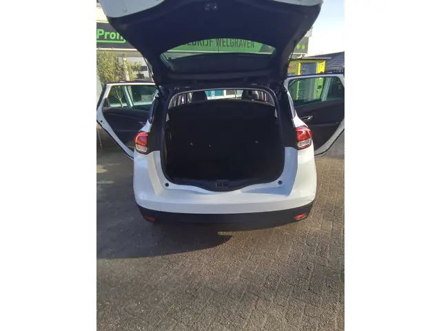 Renault Scénic 1.3 TCe Automaat Bose 2019 Benzine 4