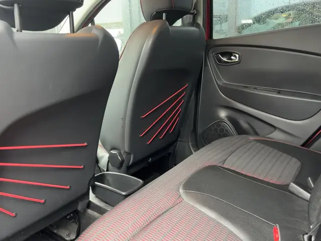 Renault Captur 0.9 TCe Helly Hansen 2014 Benzine 10