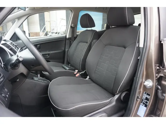 Kia Venga 1.6 CVVT Plus Pack 2012 Benzine 3