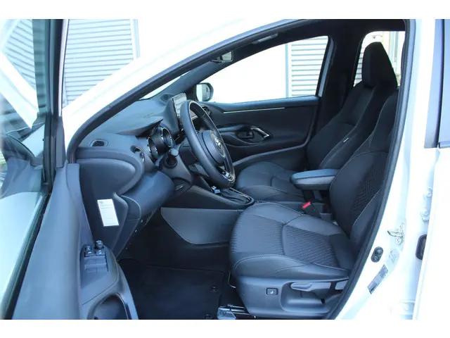 Toyota Yaris 1.5 Hybrid Executive 2022 Hybride Benzine 22