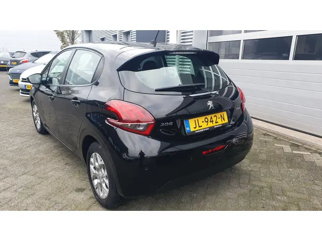 Peugeot 208 1.2 PureTech Blue Lion 2016 Benzine 16