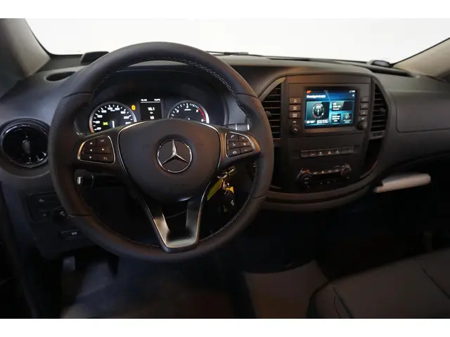Mercedes-Benz Vito 114 CDI Lang 2024 Diesel 11