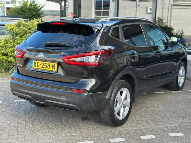 Nissan QASHQAI 1.2 N-Connecta l PANO 2017 Benzine 17