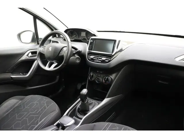 Peugeot 2008 1.2 PureTech Blue Lion 2017 Benzine 3