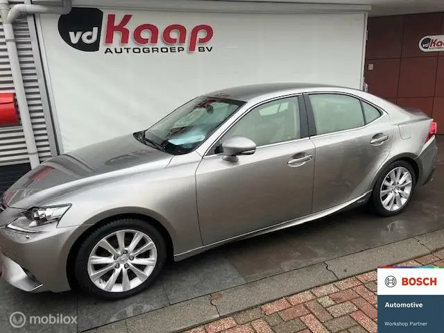 Lexus IS 2