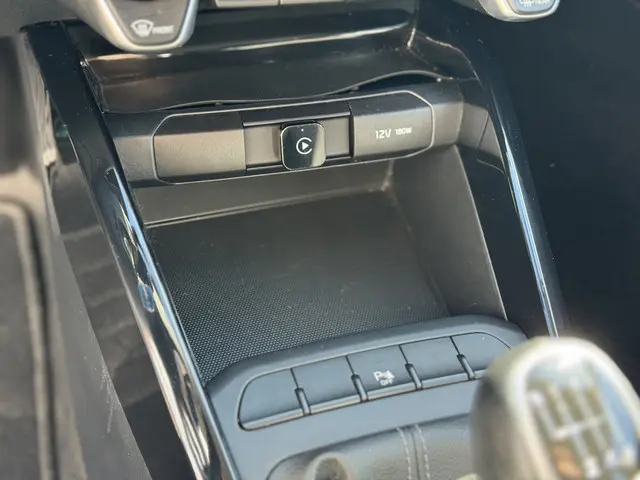 Kia Stonic 1.0 T-GDi DynamicLine 2022 Benzine 24