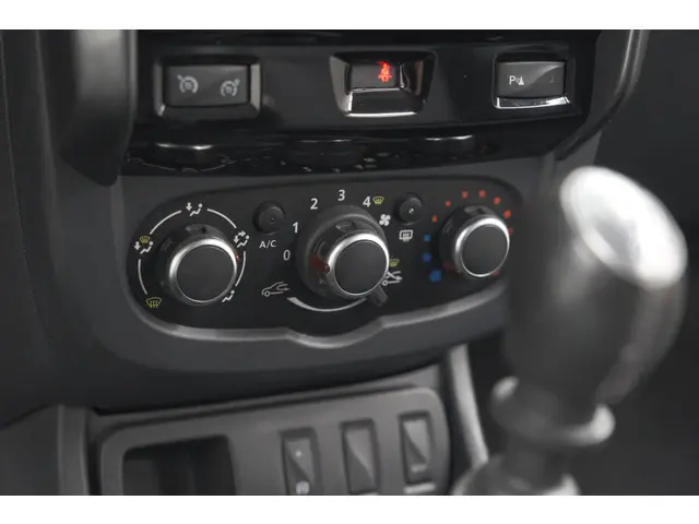 Dacia Duster TCe 120 4x2 Blackshadow 2017 Benzine 43