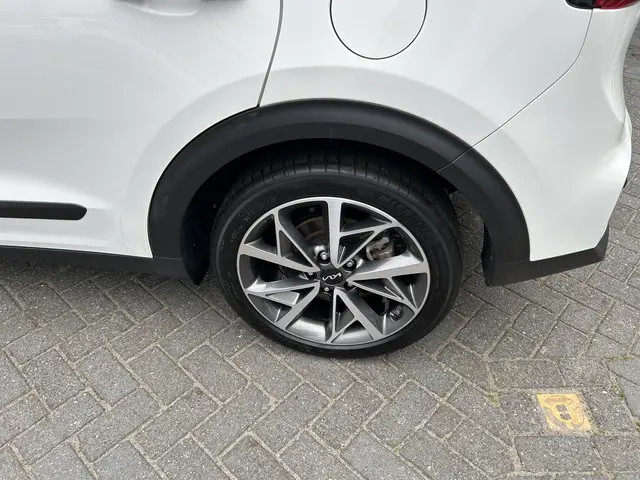 Kia Niro 1.6 GDi Hybrid ComfortLine 2022 Hybride Benzine 8