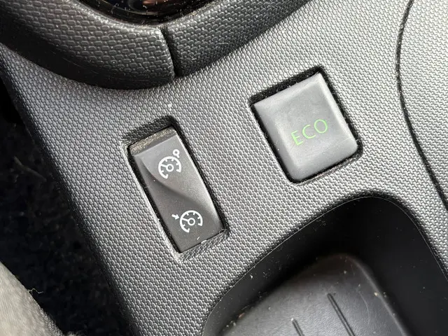 Renault Clio 0.9 TCe Dynamique NIEUWE APK 2013 Benzine 17