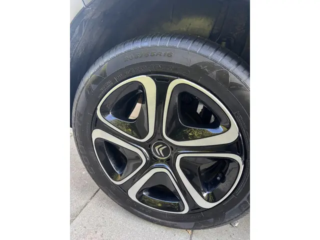 Citroën C3 1.2 SHINE WIT 158DKM 2017 Benzine 8