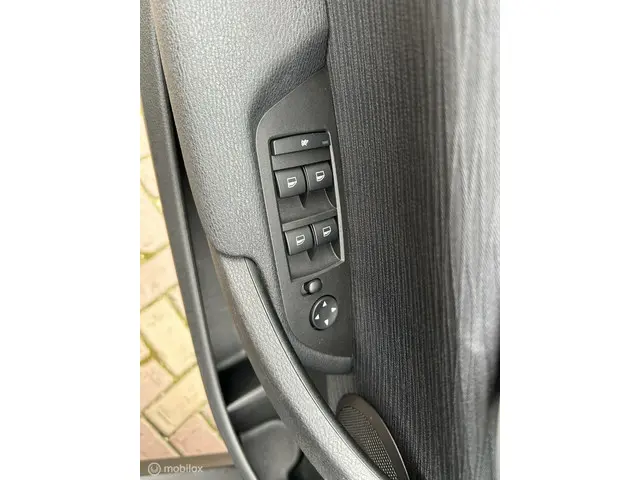 BMW X1 sDrive18i * AUTOMAAT * NAVIGATIE * AIRCO * 2013 Benzine 17