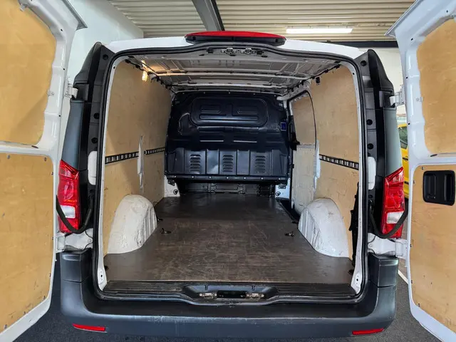 Mercedes-Benz Vito 110 CDI Lang / 3pers 2020 Diesel 16