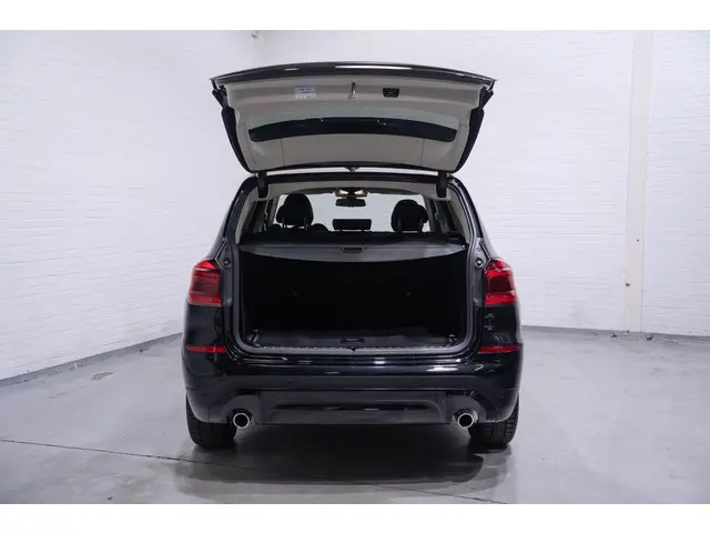 BMW X3 sDrive18d High Executive 2021 Diesel 9