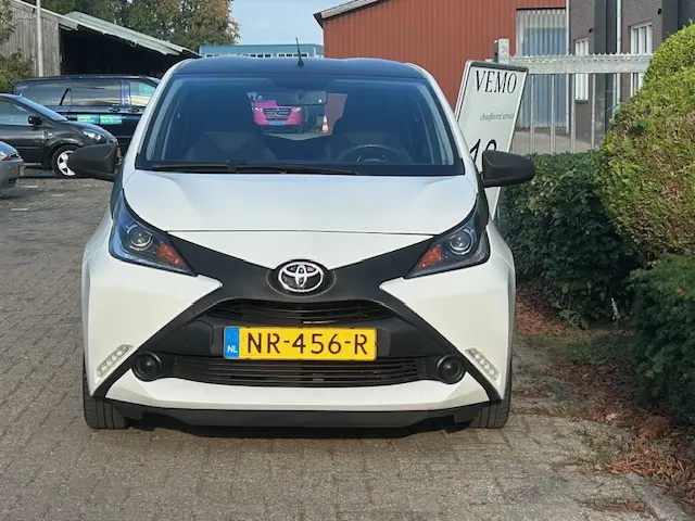 Toyota Aygo 1.0 VVT-i x-now 2017 Benzine 10