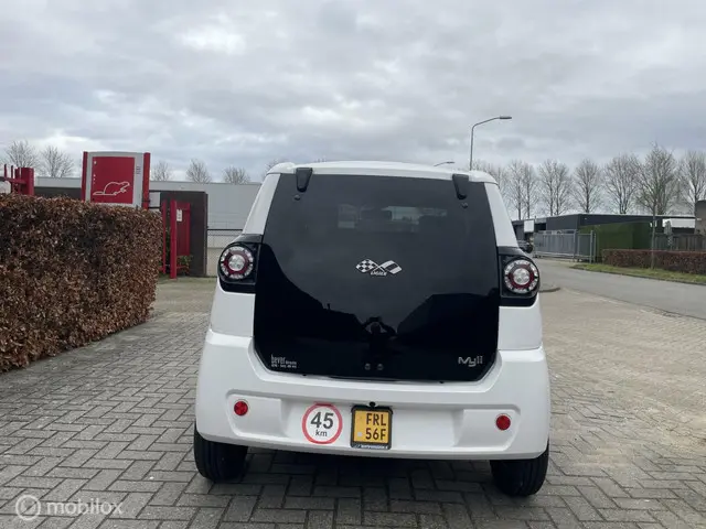 Ligier Myli Brommobiel I.DEAL 8 kWh 2023 Elektrisch 6