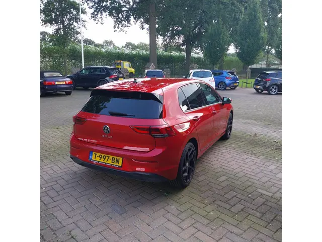 Volkswagen Golf 1.5 TSI Life Business 2022 Benzine 16