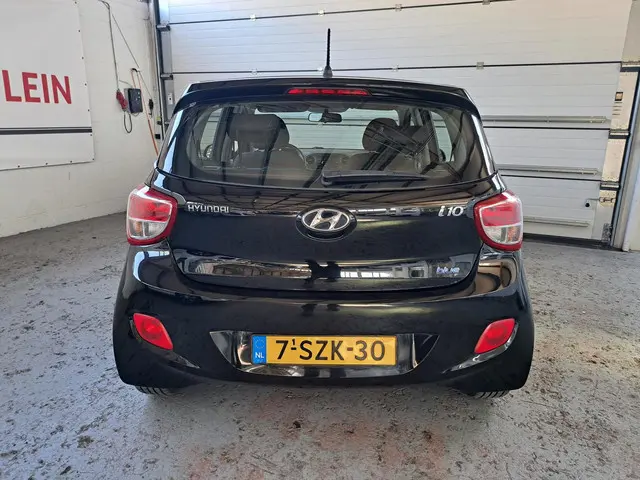 Hyundai i10 1.0i i-Motion Comfort Plus 2014 Benzine 6