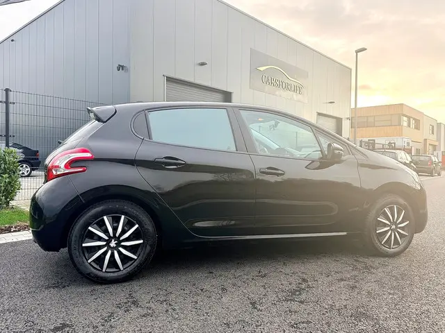 Peugeot 208 1.0 VTi Access 5-deurs 2014 Benzine 27