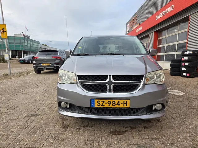 Dodge Grand Caravan 2