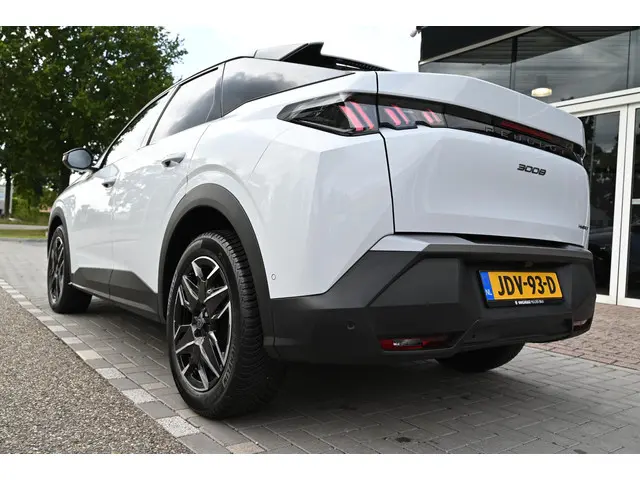 Peugeot 3008 1.2 Hybrid 136 Allure 2024 Hybride Benzine 7