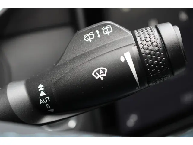 Lynk & Co 01 1.5 2025 Hybride Benzine 25