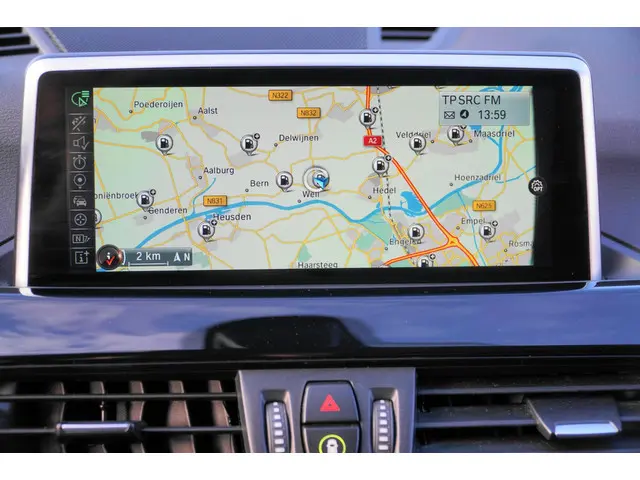 BMW X1 SDrive20i EERSTE EIGENAAR PANO 2016 Benzine 6