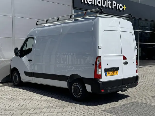 Renault Master T35 2.3 dCi 135 L2H2 Comfort 2022 Diesel 18