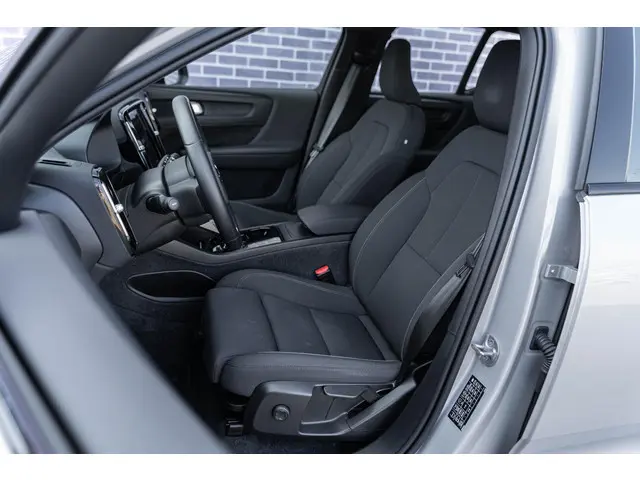 Volvo XC40 Extended Range Plus 2023 Elektrisch 6