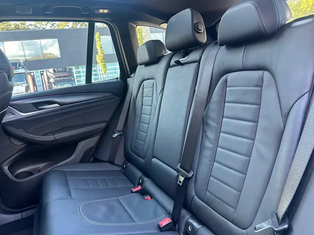 BMW X3 xDrive30e High Executive 2022 Hybride Benzine 24