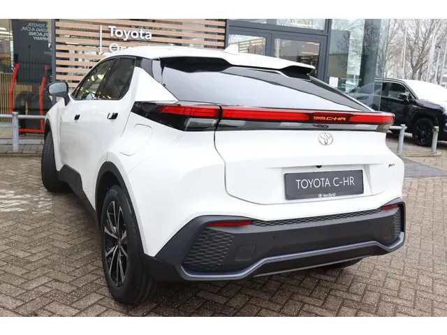 Toyota C-HR 1.8 Hybrid 140 Dynamic 2026 Hybride Benzine 8