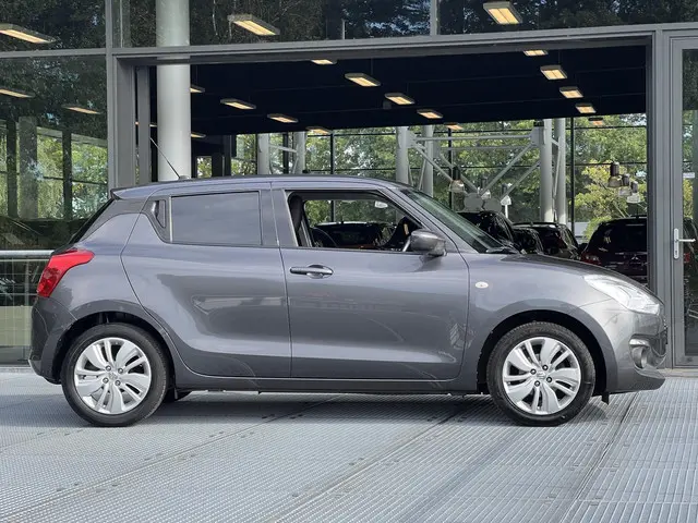 Suzuki Swift 1.2 Select 2018 Benzine 17