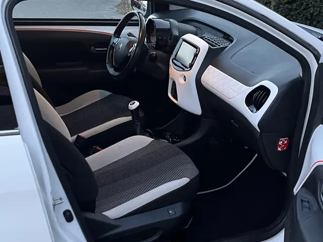 Peugeot 108 1.2 Puretech Allure 2015 Benzine 13