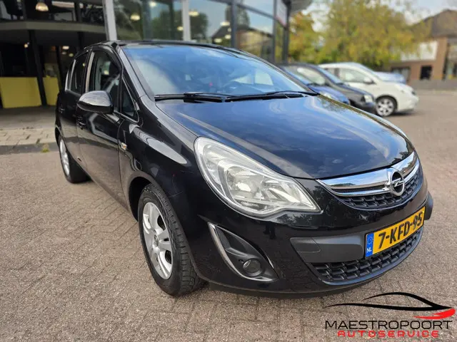 Opel Corsa 1.4-16V 2013 Benzine 3