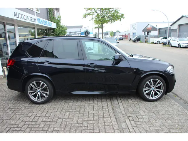 BMW X5 xDrive35i High Executive 2016 Benzine 24