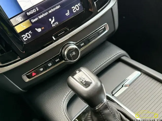 Volvo V90 2.0 T5 Momentum / Orig. NL / NAP 2017 Benzine 16