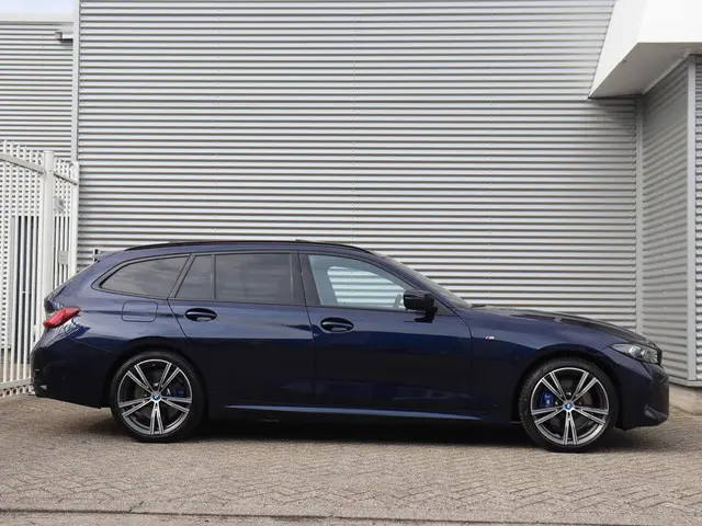 BMW 3 Serie Touring 330e xDrive 2024 Hybride Benzine 5