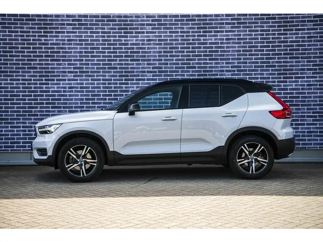 Volvo XC40 T4 190pk Geartronic R-Design 2019 Benzine 5