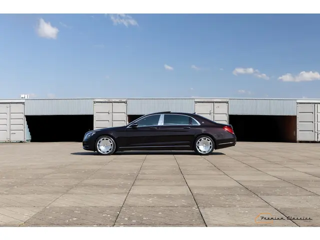 Mercedes-Benz S-Klasse 500 Maybach 2015 Benzine 30