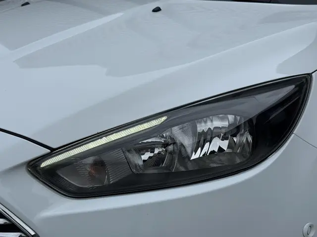 Ford Focus 1.0 Titanium Edition 2015 Benzine 30