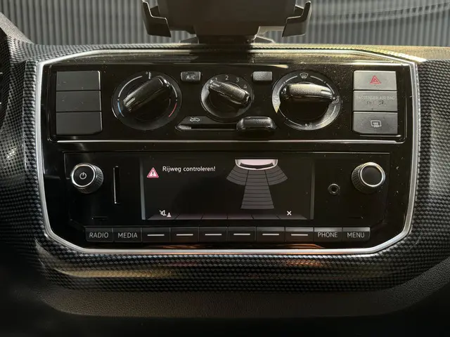 Volkswagen up! 1.0 BMT up! Parkeersensoren 2017 Benzine 18