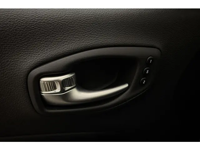 Jeep Compass 1.4 MultiAir Limited 4x4 2018 Benzine 22