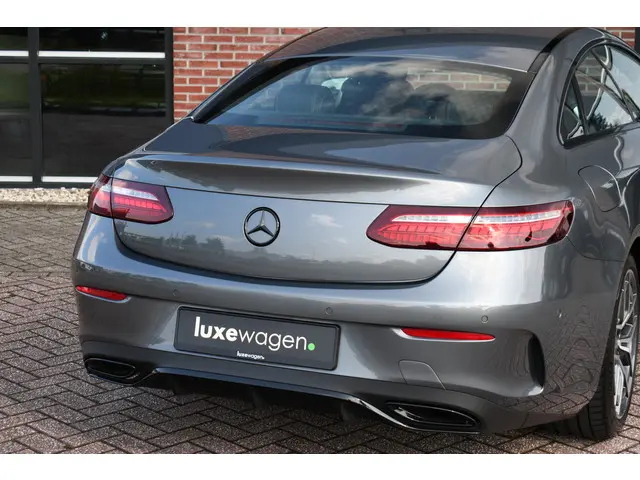 Mercedes-Benz E-Klasse Coupé 200 AMG Line 2020 Benzine 44
